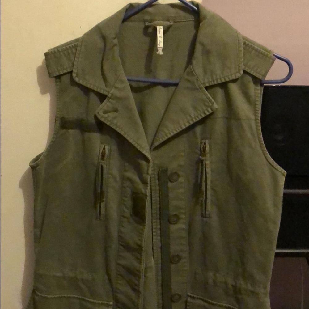 olive green cargo vest from nordstrom